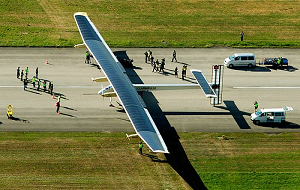 Solar Impulsе (регистрационный номер прототипа HB-SIA) — швейцарский проект по созданию самолёта, использующего исключительно энергию солнца (солнечные батареи). Первый в мире пилотируемый самолет, способный летать за счёт энергии Солнца неограниченно долго, запасая энергию в аккумуляторных батареях и набирая высоту днем. Разработан компанией Solar Impulse, имеет размах крыла, сравнимый с Airbus A340 (63 метра), массу — 1600 кг. Крейсерская скорость — 70 км/ч. Прототип летательного аппарата, предназначенного для кругосветного перелёта и пропаганды альтернативной энергетики. Представлен публике 26 июня 2009 года швейцарским аэронавтом Бертраном Пикаром. Первый полёт совершил 3 декабря 2009 года. Испытания прошли на авиабазе Дюбендорф. Солнечные батареи вырабатывают электроэнергию, которая используется для питания 4 электродвигателей и зарядки аккумуляторов