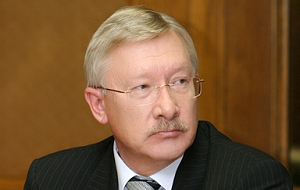 Член Комитета Совета Федерации по международным делам. Представитель от исполнительного органа государственной власти Республики Татарстан