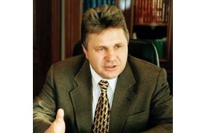 Бывший Аудитор Счетной палаты Российской Федерации, бывший председатель правления акционерного, социально-коммерческого банка "Белэкономбанк"