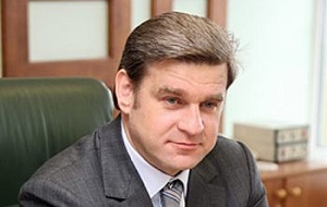 российский государственный и политический деятель, губернатор Приморского края (2001—2012).