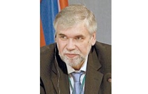 Управляющий директор корпоративного блока ВТБ, найденный мертвым в Подмосковье 6 декабря 2007 года. Несмотря на сообщения об обнаруженных признаках насильственной смерти, основной версией следствия является самоубийство