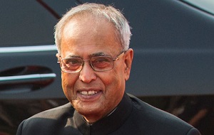 Индийский государственный деятель, 13-й президент Индии (вступил в должность 25 июля 2012 года). Ранее занимал посты министра обороны (2004—2006), иностранных дел (2006—2009) и финансов (1982—1984 и 2009—2012)