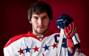 Российский профессиональный хоккеист, левый крайний нападающий клуба НХЛ «Вашингтон Кэпиталз»
