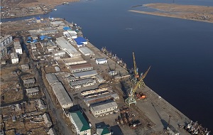 Российский морской порт на острове Сахалин, расположен в заливе Терпения Охотского моря, в городе Поронайске Сахалинской области