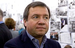 Российский журналист, политический деятель и девелопер, с 11 марта 1997 по 7 декабря 1998 года был руководителем администрации президента РФ