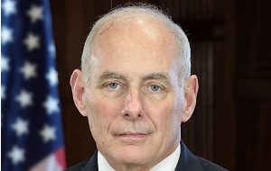 Американский генерал, бывший глава Южного командования США (2012—2016). Министр внутренней безопасности США (с 2017)