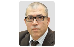 Фороум. Ямальский нефтегазовый форум. Монокль висит. Фороум. Ямальский нефтегазовый форум 2022 лого.