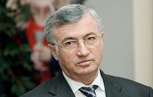Российский промышленник, бывший руководитель контролируемых государством компаний «Транснефть» (1999—2007) и «Олимпстрой» (2007-2008)