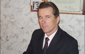 Белорусский политик. Трижды кандидат в президенты Республики Беларусь (1994) (2010) (2014). Беспартийный. Женат. Имеет трёх дочерей и внучку.