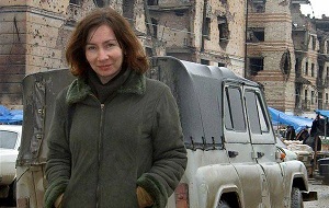Российская правозащитница, журналистка, сотрудница представительства Правозащитного центра «Мемориал» в Грозном. Её убийство 15 июля 2009 года вызвало общественный и политический резонанс