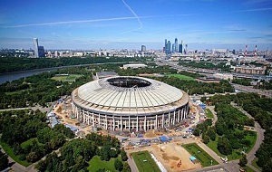 Стадион в Москве, центральная часть Олимпийского комплекса «Лужники», расположенного неподалёку от Воробьёвых гор в Москве. Самый вместительный стадион в России