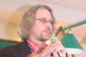 Андрей Кузин - Создатель и один из владельцев IT-дайджеста 3DNews. Журналист и специалист в сфере информационных технологий.
